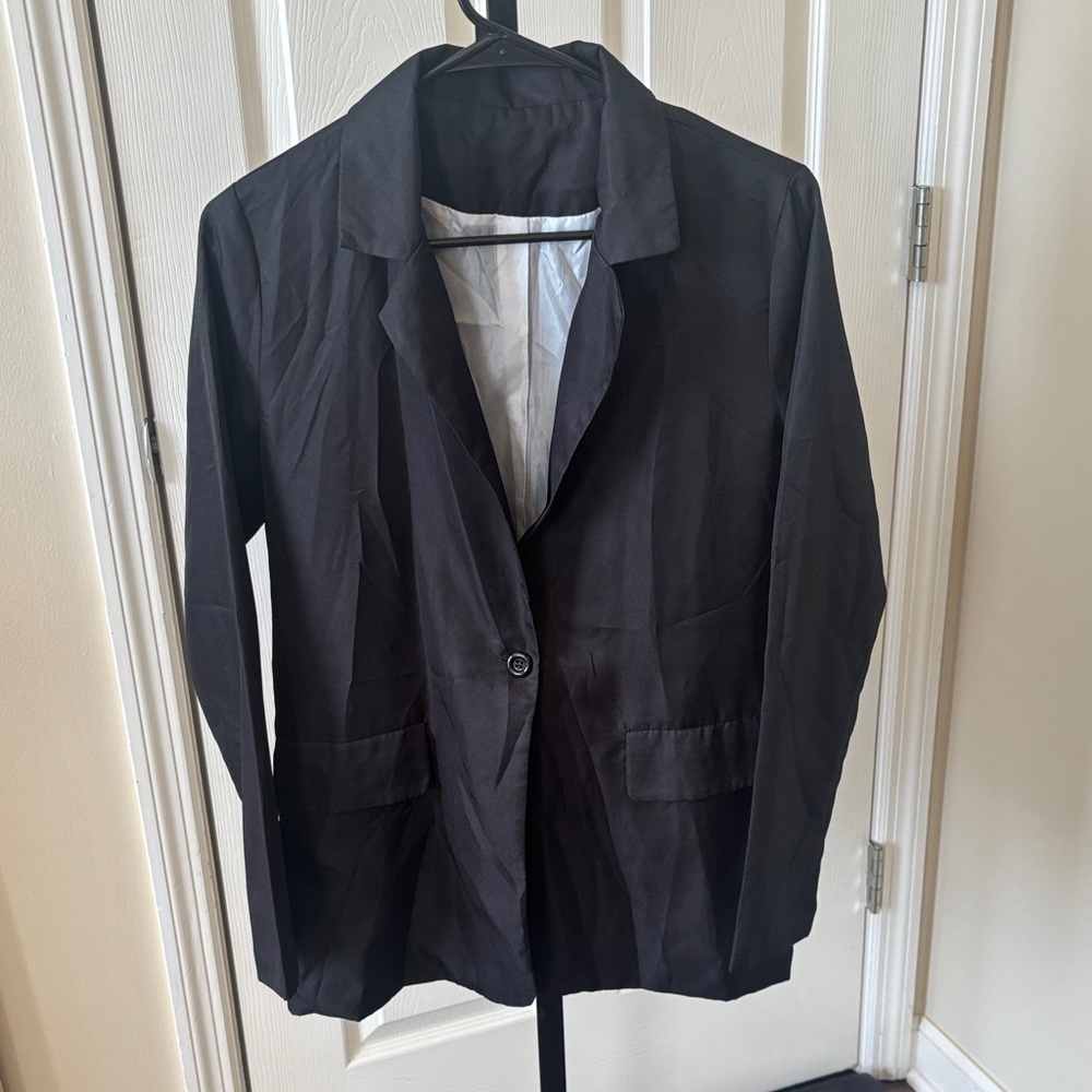 Classic Black Single-Button Women's Blazer